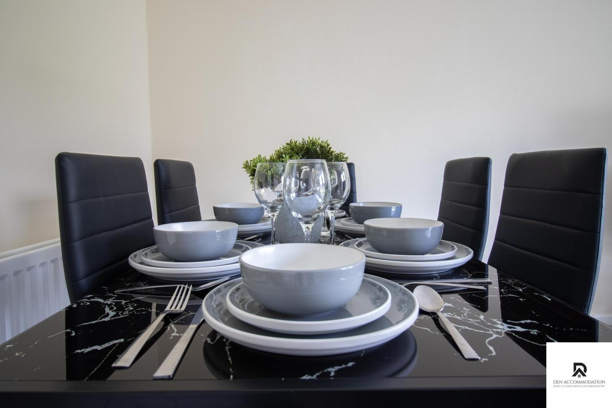 Newly Launched Two Bedroom House By Den Accommodation Short Lets & Serviced Accommodation With Garden Londres Extérieur photo