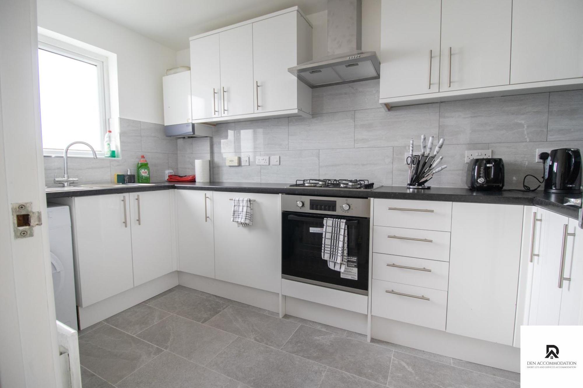 Newly Launched Two Bedroom House By Den Accommodation Short Lets & Serviced Accommodation With Garden Londres Extérieur photo