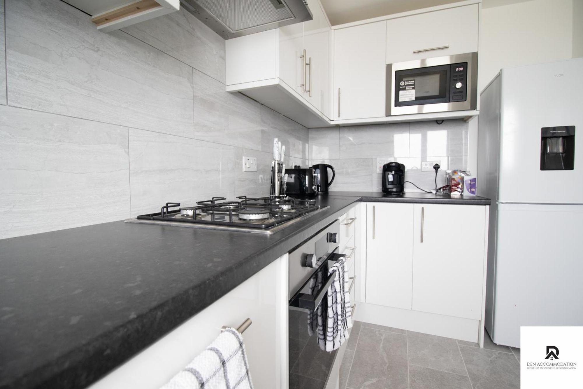 Newly Launched Two Bedroom House By Den Accommodation Short Lets & Serviced Accommodation With Garden Londres Extérieur photo