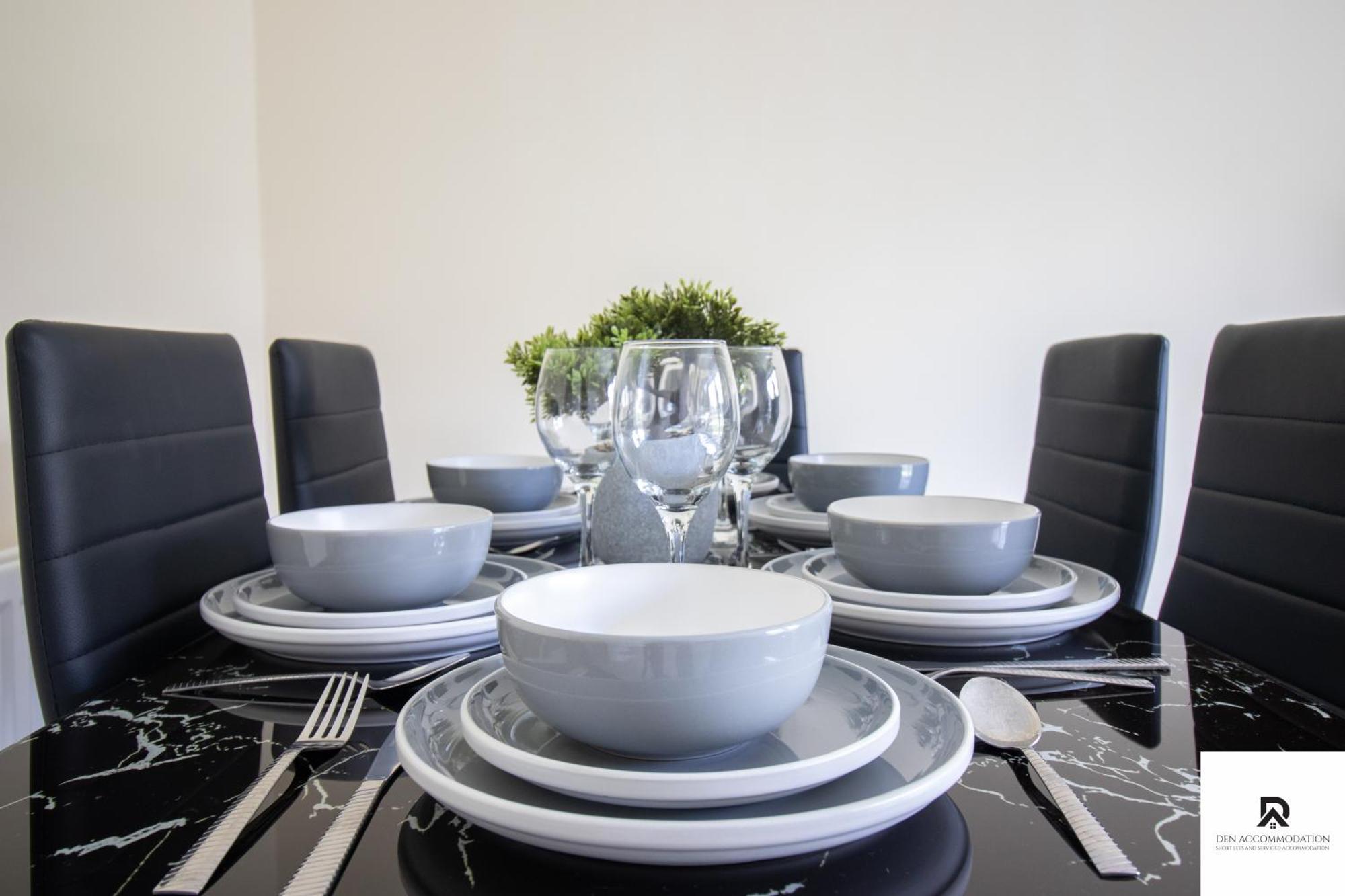 Newly Launched Two Bedroom House By Den Accommodation Short Lets & Serviced Accommodation With Garden Londres Extérieur photo