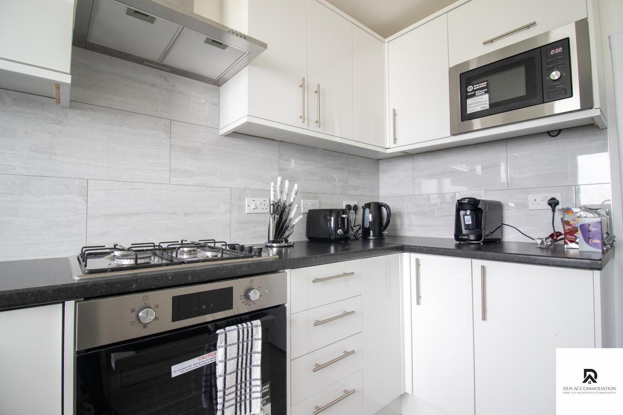 Newly Launched Two Bedroom House By Den Accommodation Short Lets & Serviced Accommodation With Garden Londres Extérieur photo