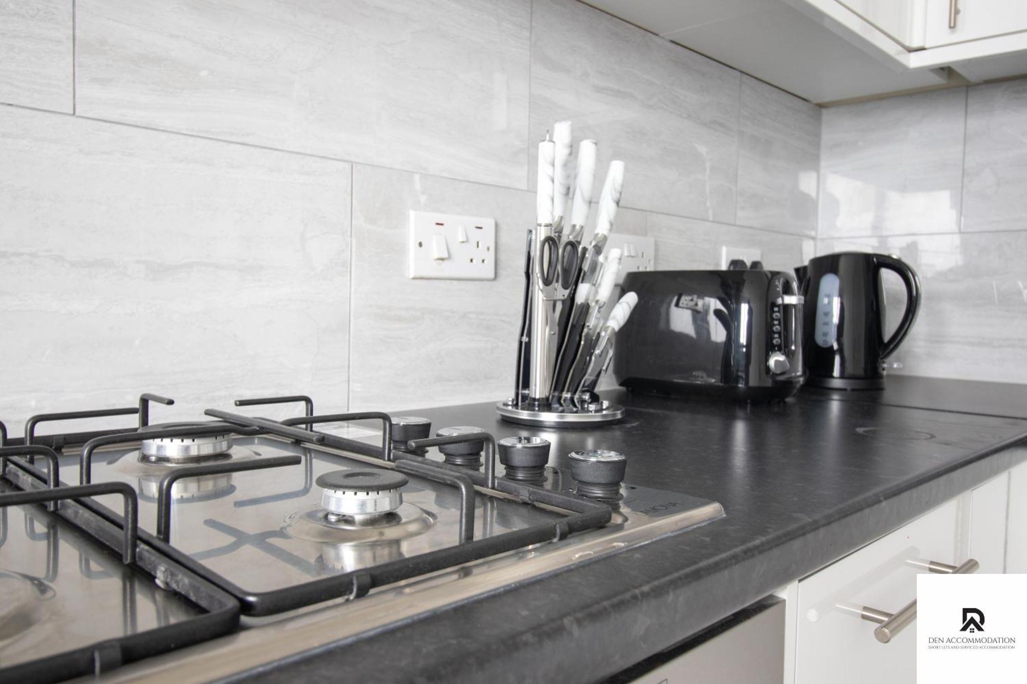 Newly Launched Two Bedroom House By Den Accommodation Short Lets & Serviced Accommodation With Garden Londres Extérieur photo