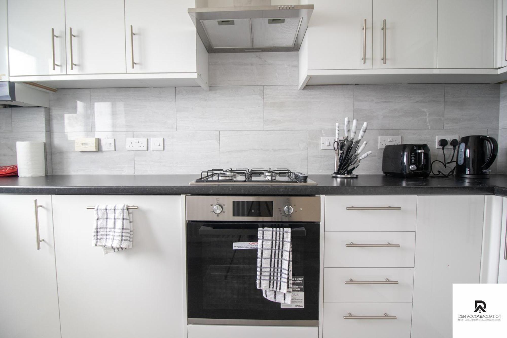 Newly Launched Two Bedroom House By Den Accommodation Short Lets & Serviced Accommodation With Garden Londres Extérieur photo